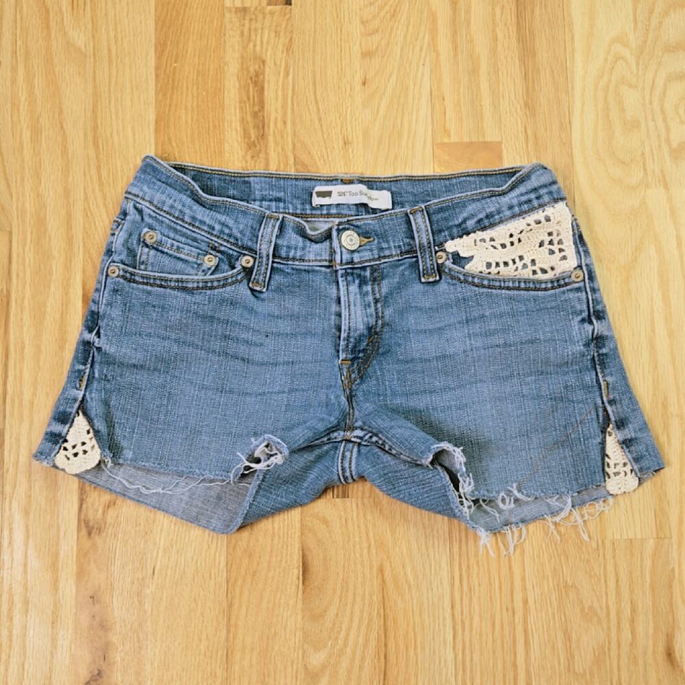 Upcycled Levi's 524 Too Superlow Jeans cut-off shorts size 3